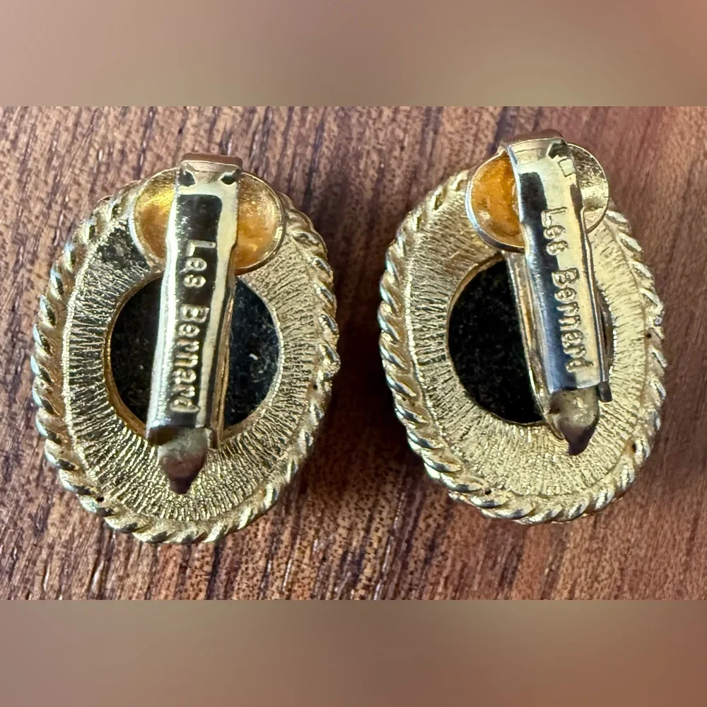 VTG Designer Les Bernard Black Glass Gold Tone Oval Clip On Earrings